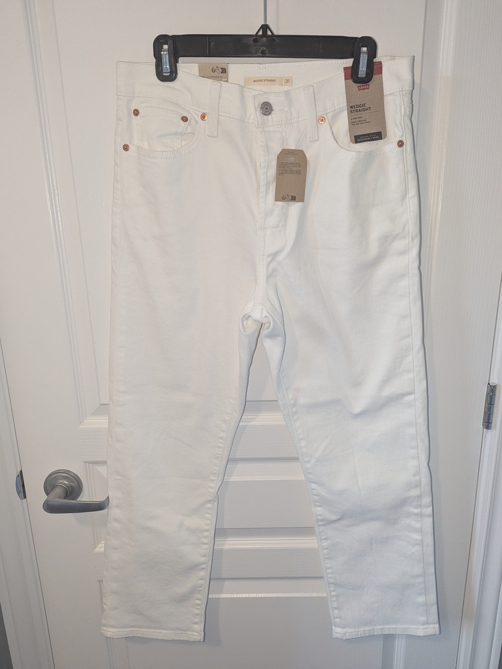 NWT Levi's Wedgie Straight Ankle Length Women's white jeans, 31 X 28